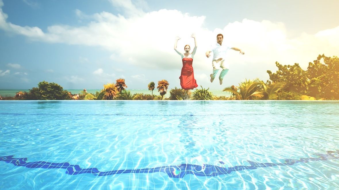 Top piscine publice București în 2023: Cât costă și ce program de funcționare au