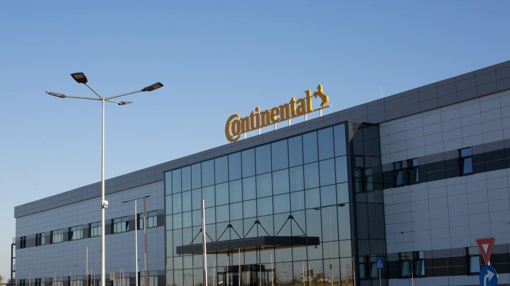 Continuă valul de concedieri la nivel global. Continental intenționează să dea afară 3% din angajați