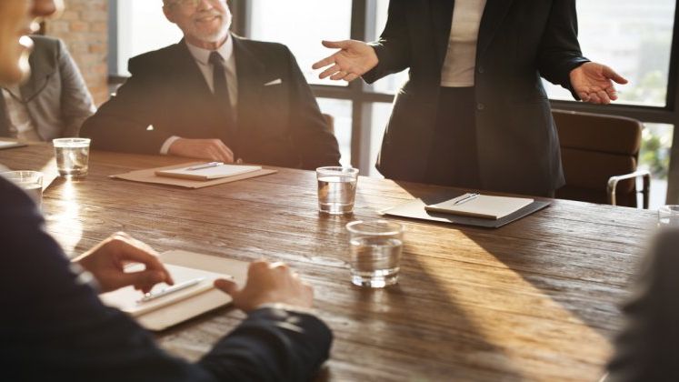 Orban: Functionarii trebuie platiti mai bine, dar nu sunt de acord sa o platim pe fata lui Daea