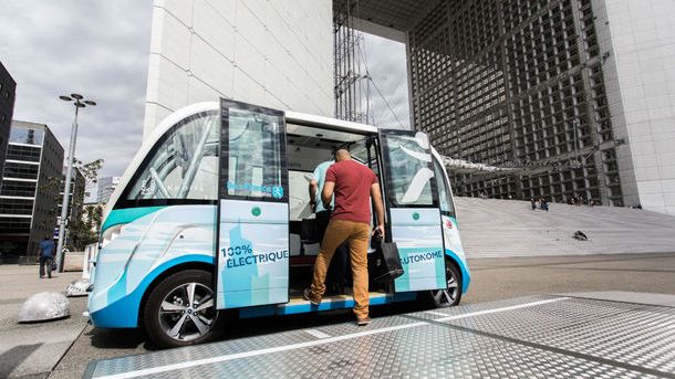 Robo-taxi: un start-up din Franta vrea sa lanseze un vehicul fara sofer
