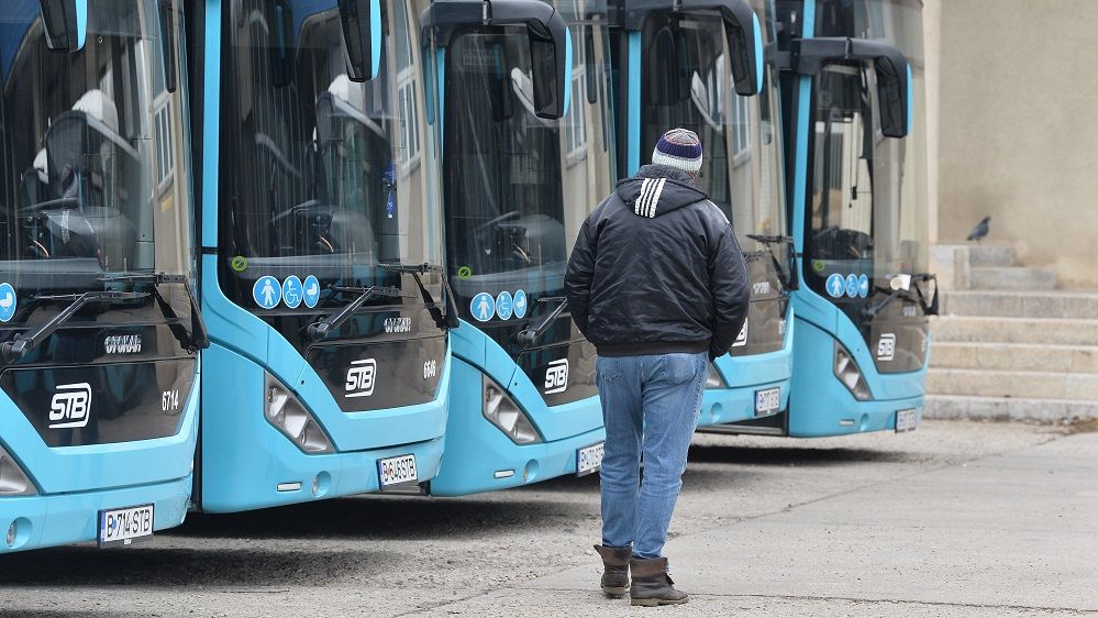 Sindicaliștii din STB amenință din nou cu grevă generală, cu câteva zile înainte de începerea școlii