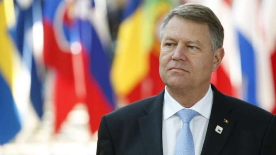 Iohannis promulgă legea care impune noi cote de vânătoare pentru urșii periculoși