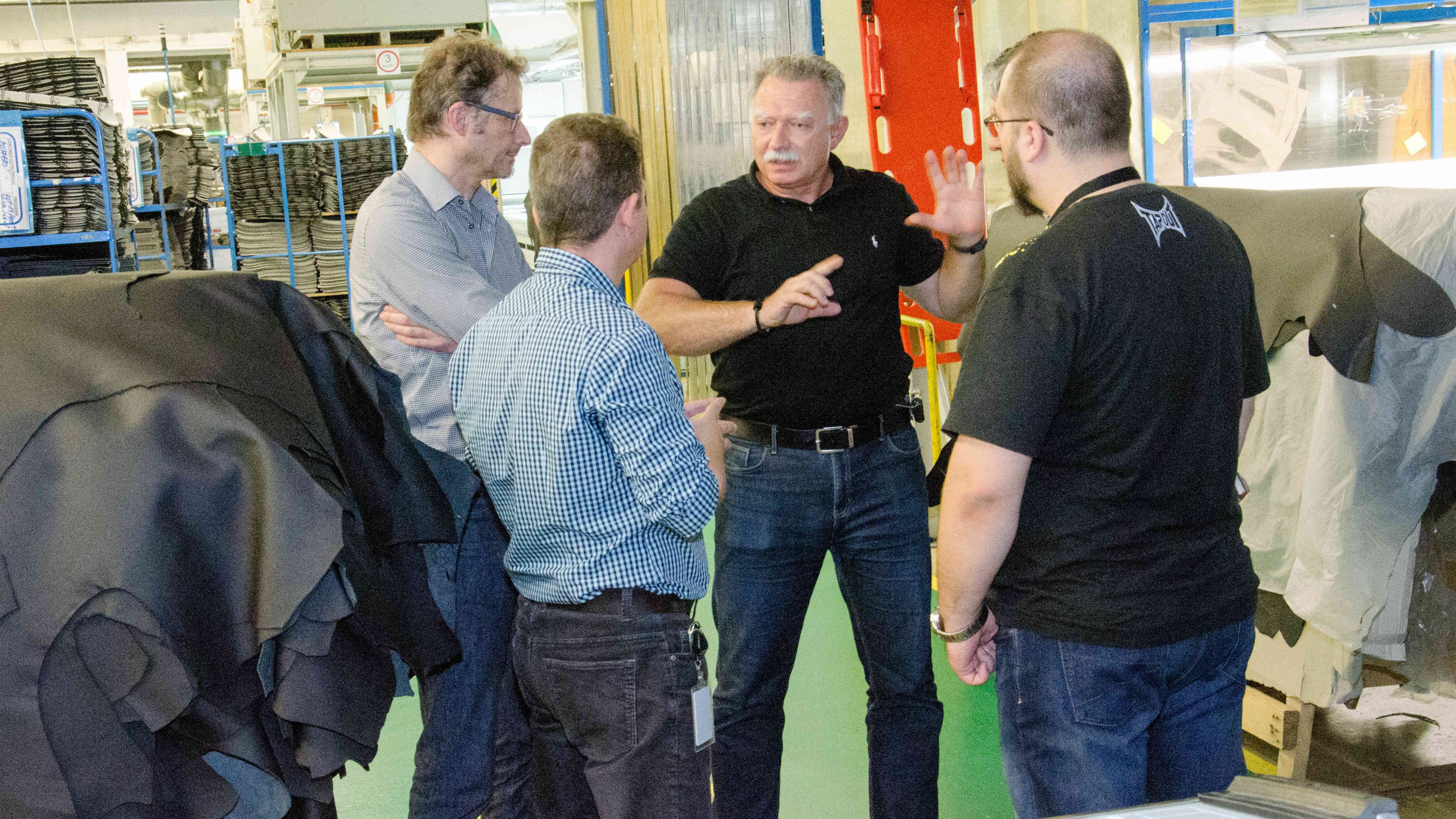 Angajari in industria auto: Adient TRIM Ploiesti cauta 150 de persoane