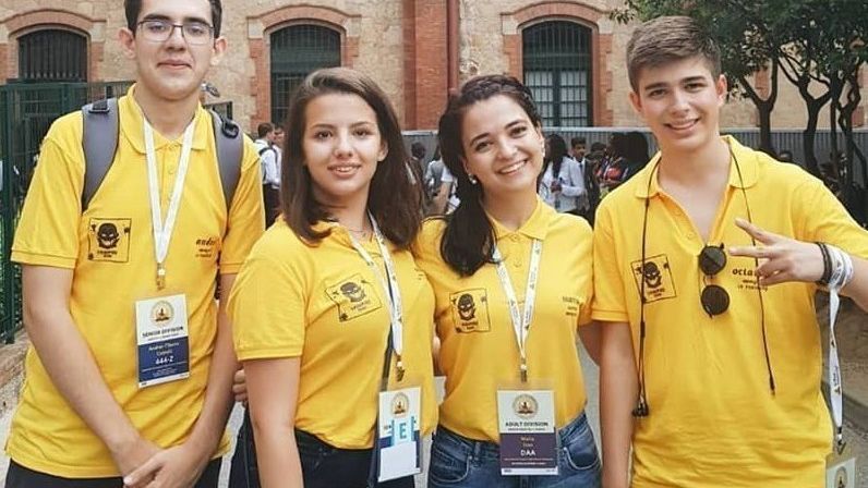 Trei elevi din Bucuresti s-au calificat la Turneul Campionilor World Scholar's Cup din Statele Unite si cauta finantare pentru a participa