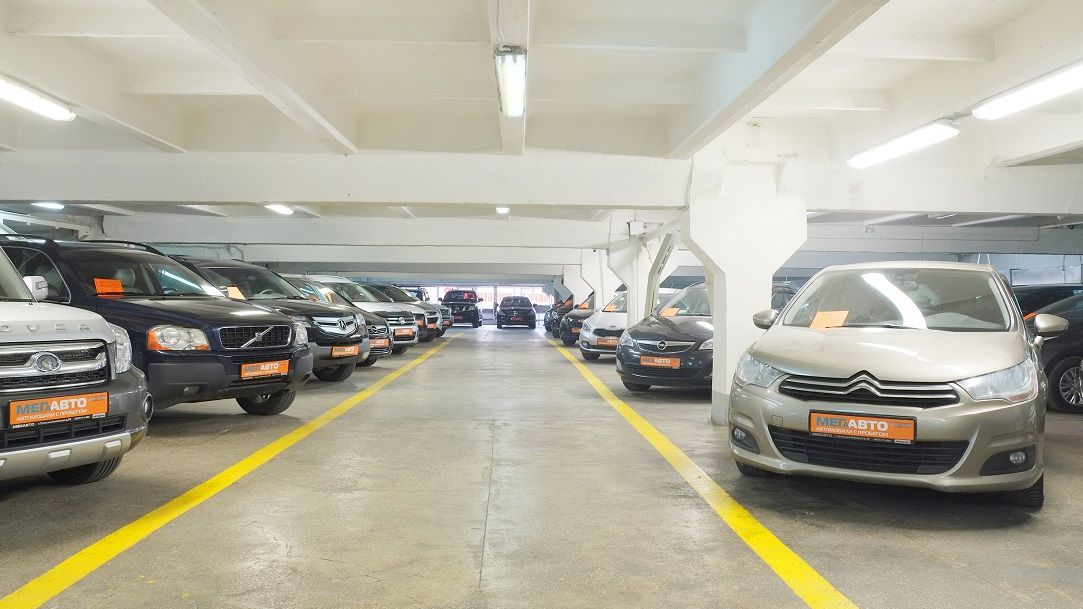 Rușii trec la mașini second hand, după declinul producției interne, în urma sancțiunilor