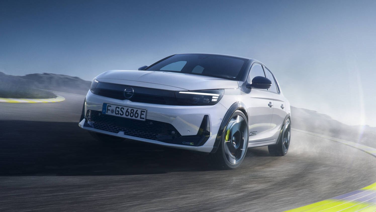 Opel intră în segmentul hot hatch-urilor electrice cu Corsa GSE. Ce performanțe are