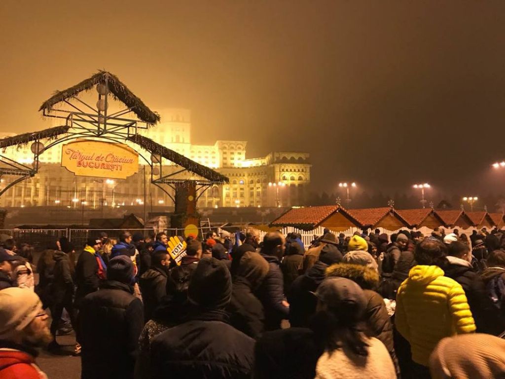 Proteste la Piata Victoriei - Imagine 13