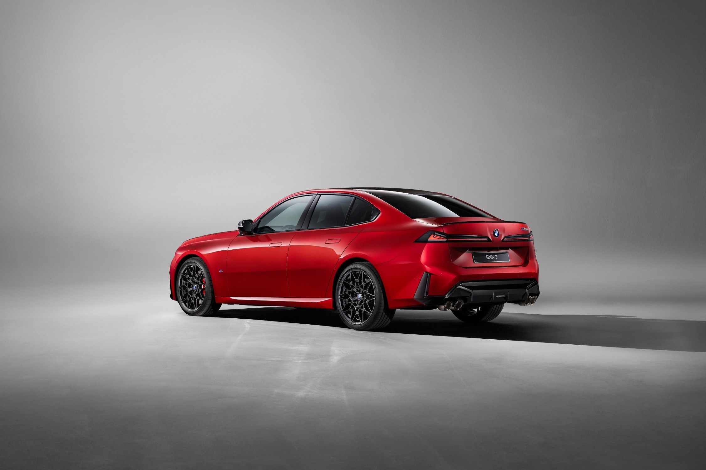FOTO | BMW lansează noul Seria 3 cu motoare tradiționale, dar pe „rețeta” Neue Klasse - Poza 2