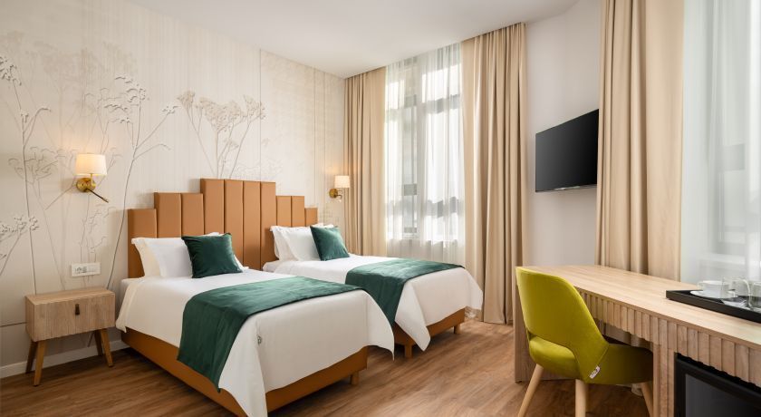 GALERIE FOTO | Un nou hotel se deschide aproape de KM 0 al Capitalei, într-o clădire interbelică - Poza 6