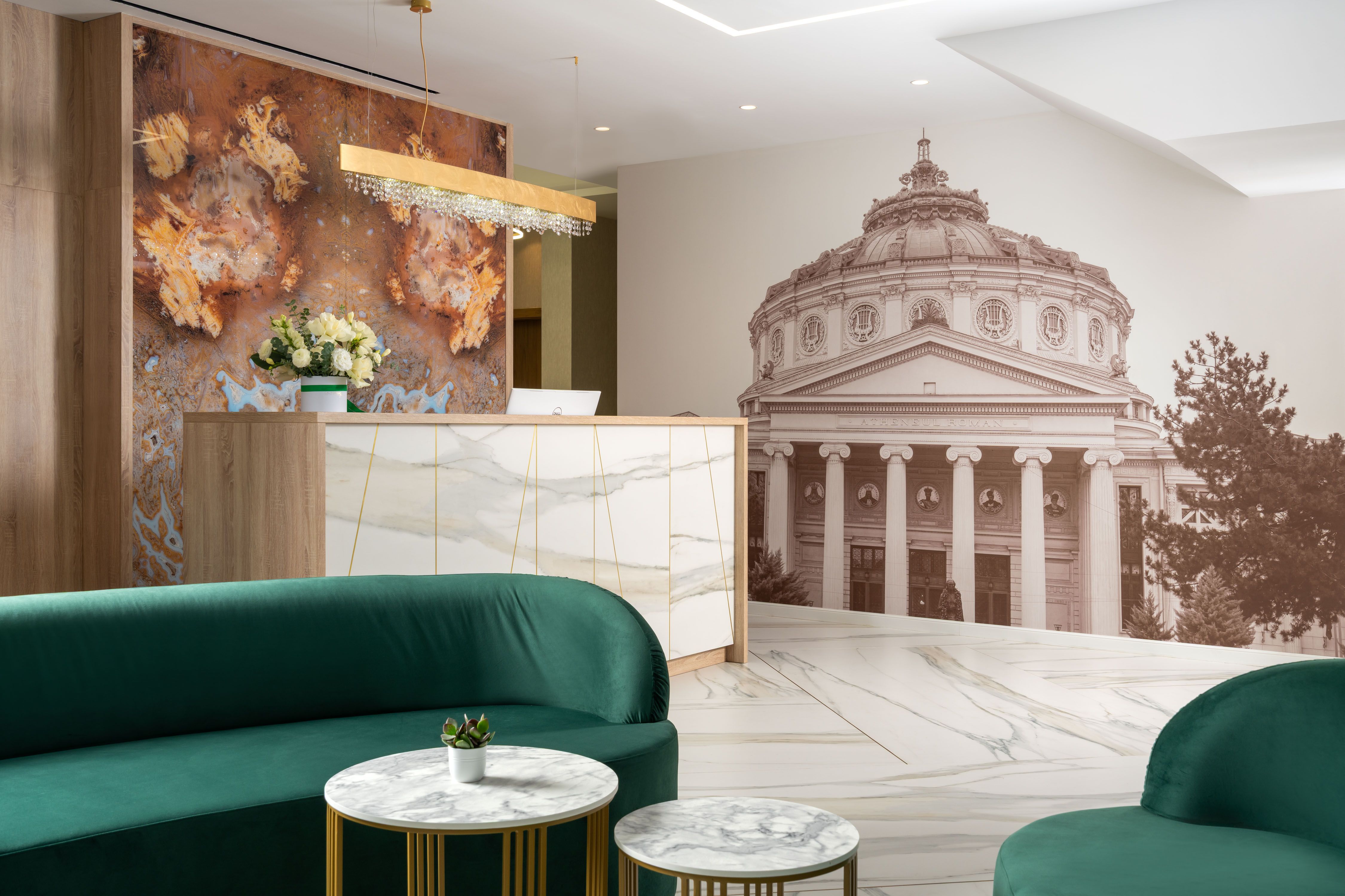 GALERIE FOTO | Un nou hotel se deschide aproape de KM 0 al Capitalei, într-o clădire interbelică - Poza 5