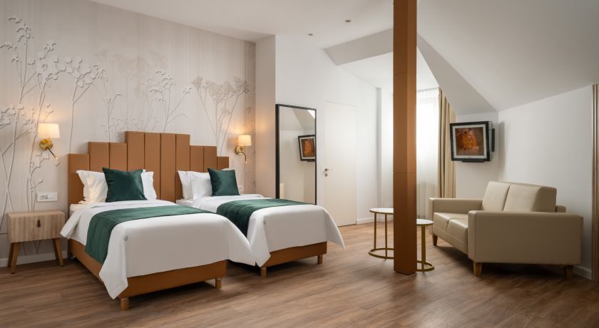 GALERIE FOTO | Un nou hotel se deschide aproape de KM 0 al Capitalei, într-o clădire interbelică - Poza 16