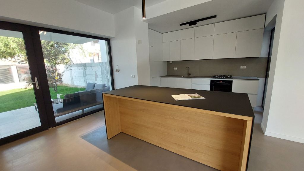 Cum arată o vilă nouă de peste jumătate de milion de euro din zona Pipera - Imagine 63