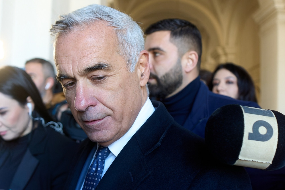 Călin Georgescu, ridicat din trafic de DIICOT. Percheziții ale procurorilor la locuința din Mogoșoaia a fostului prezidențiabil