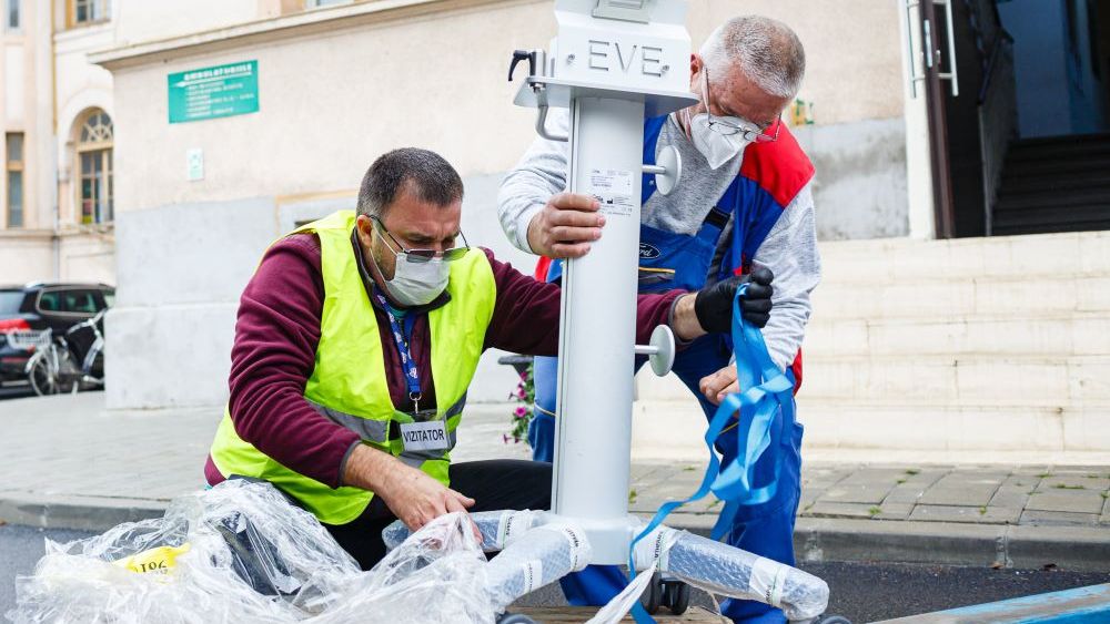 Donație de aparate de ventilație mecanică din partea dm drogerie markt România pentru Spitalul Victor Babeș Timișoara