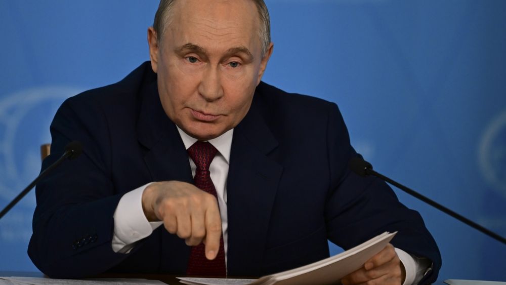 Rusia acuză Londra că „toarnă gaz pe foc” prin sprijinul militar pentru Ucraina