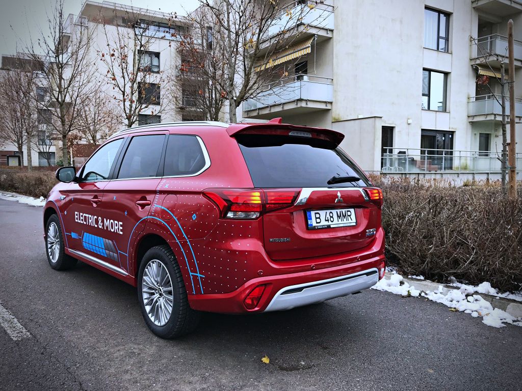 Mitsubishi Outlander PHEV - Imagine 8