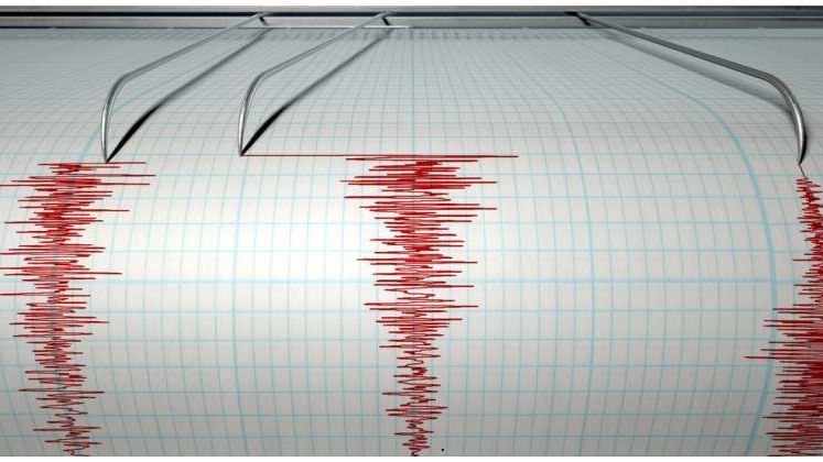 Revista de satira Charlie Hebdo, criticata in mediul online pentru ironizarea victimelor cutremurului din Italia
