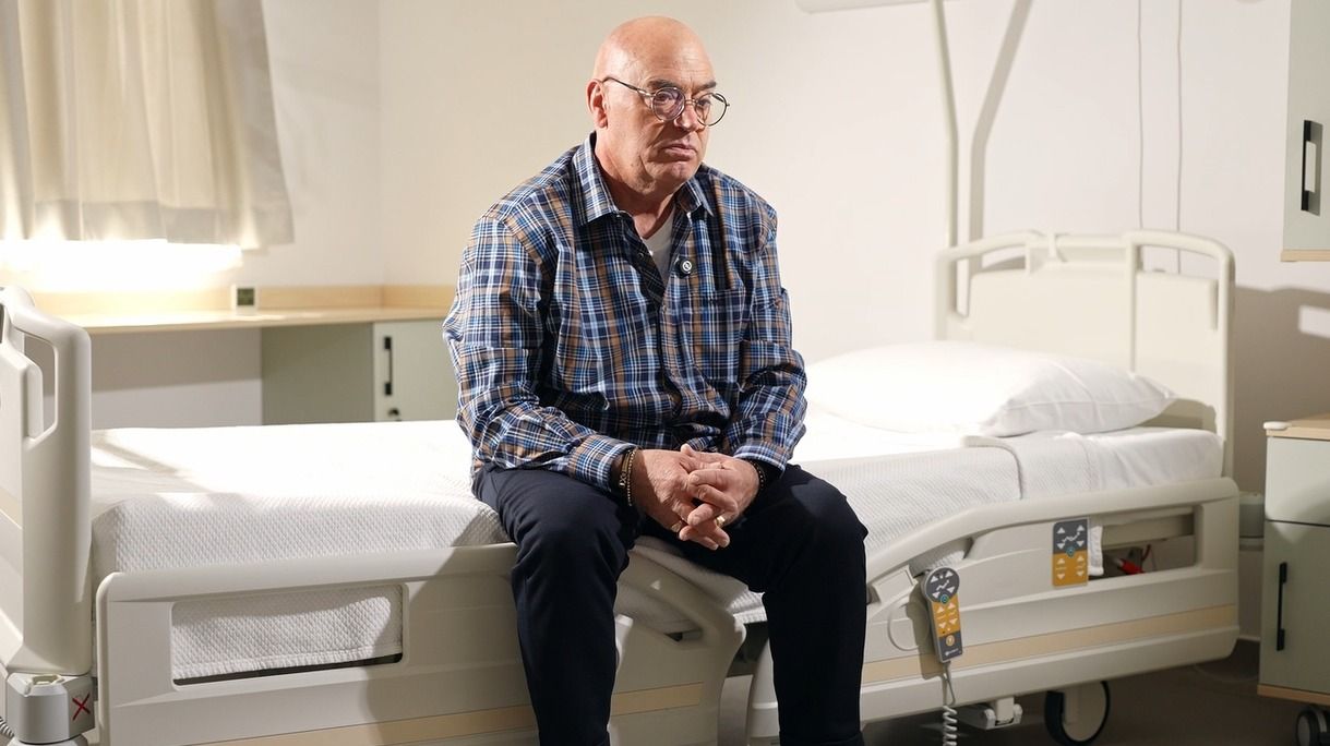Cicatrici care spun povești: Lupta cu cancerul de rect și drumul înapoi spre o viață normală
