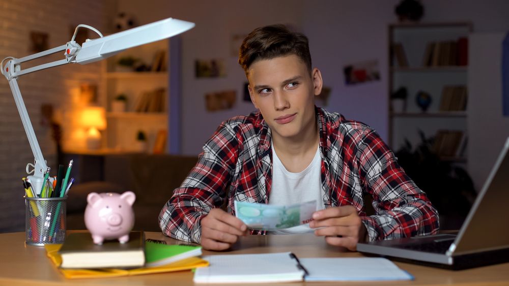 Majoritatea tinerilor vor să aibă propria firmă. Expert: ”Să revină cu picioarele pe pământ”