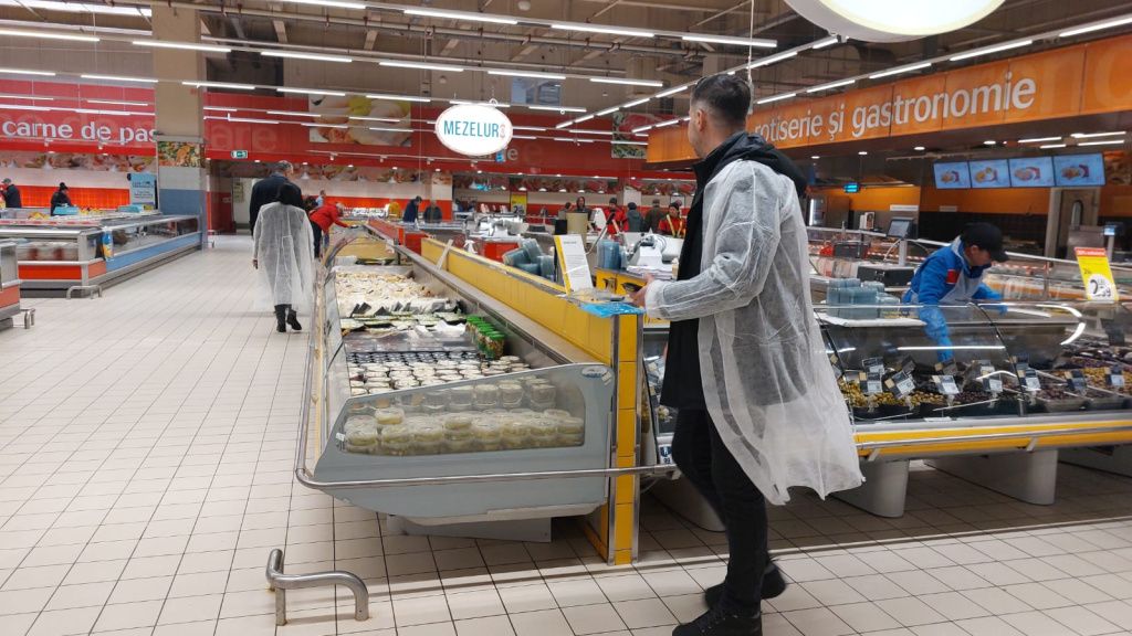 Piedone "žînchide" încă un mall după AFI și Băneasa: controalele ANPC la Sun Plaza - Imagine 11