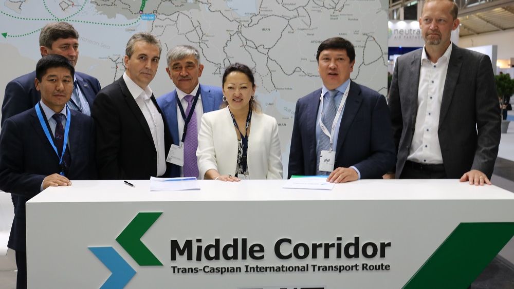 Grampet si kazahii de la Kazmortransflot bat palma pentru o colaborare ce deschide ruta Constanta - Batumi