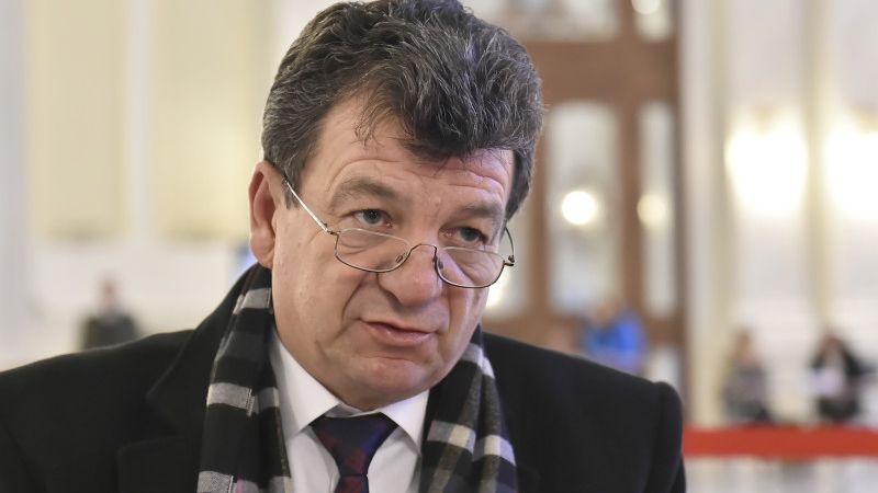 Senatorul Virginel Iordache sustine ca nu el a vrut cu elicopterul, dar managerul spitalului il contrazice: A tipat la doctori si i-a amenintat