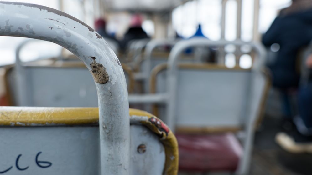 Capitală: Un control ANPC a interzis mai multor vehicule STB cu probleme mari să-și continue traseele