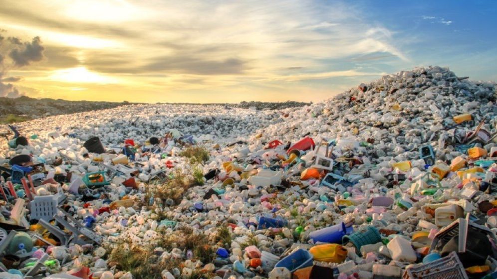 Studiu: Mai mult de 14 MIL. tone de plastic se află pe fundul oceanelor