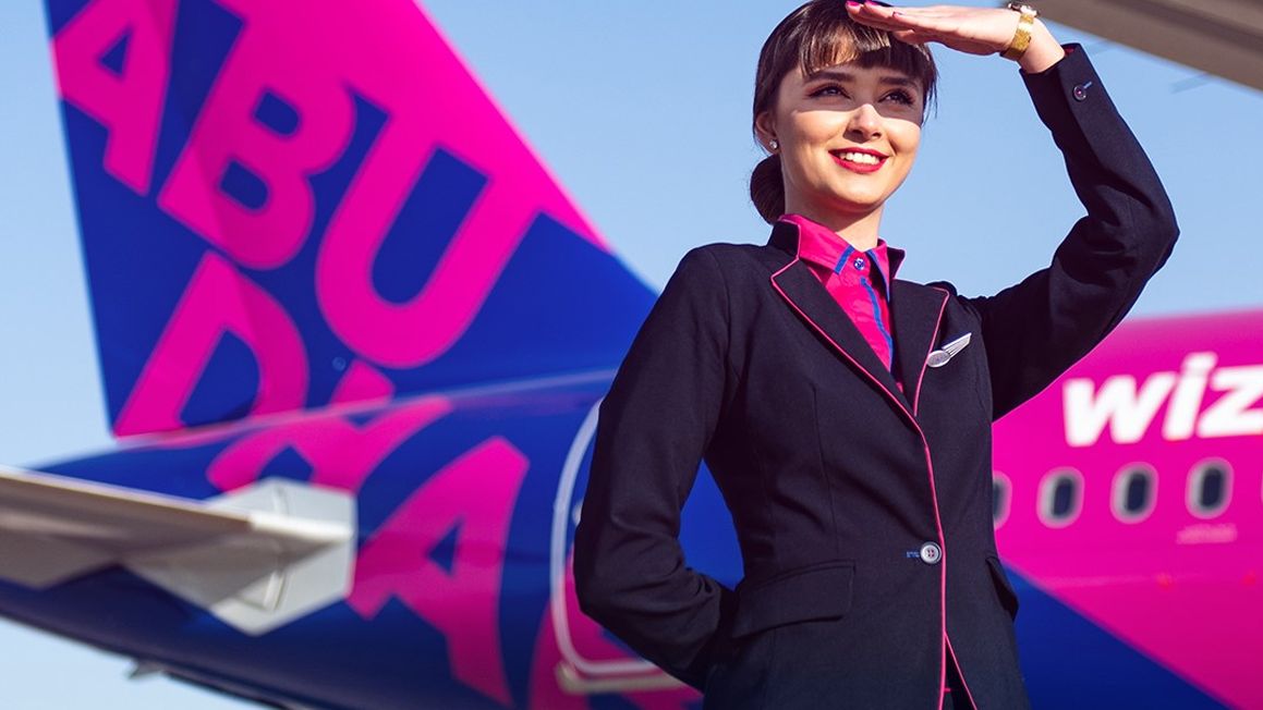 Wizz Air vrea să angajeze 800 de însoțitori de bord până la finele anului