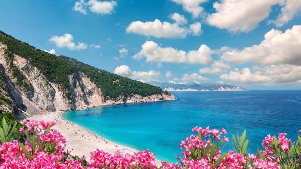 Și-a petrecut toate vacanțele de vară din copilărie în Grecia. 7 destinații pe care le recomandă turiștilor și care nu sunt Mykonos sau Santorini