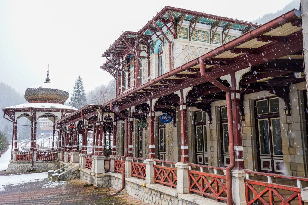 Primul cazinou din România, scos la vânzare pentru 1,45 milioane de euro - Imagine 3