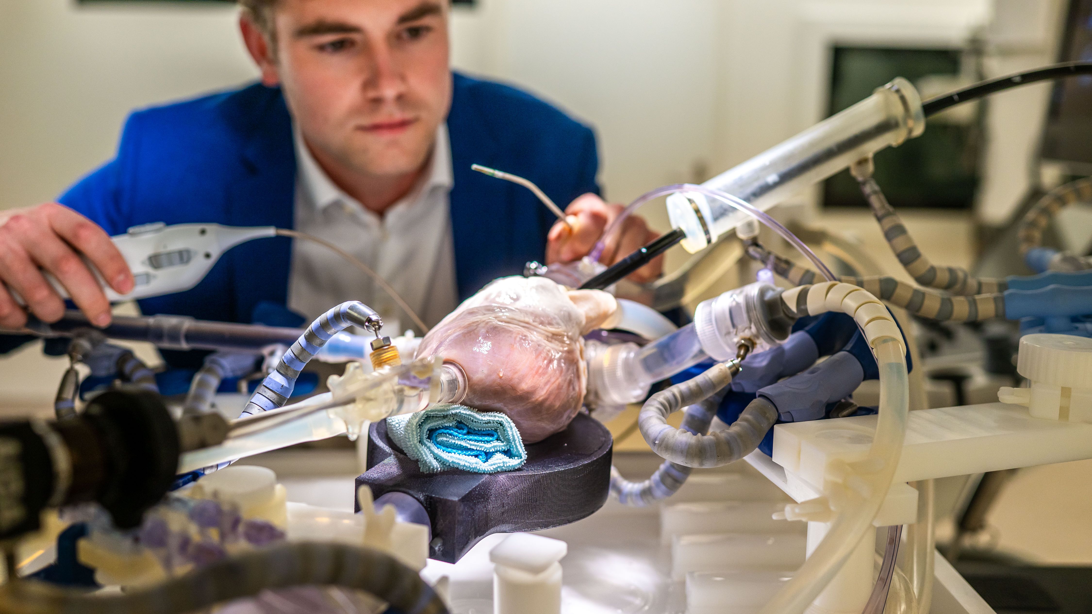 Cu Inteligența Artificială „la pas” prin inimă: O nouă soluție promite să trateze mai ușor o afecțiune de care suferă zeci de milioane de oameni