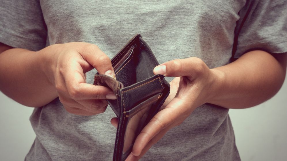 Studiu: Ce efect a avut plafonarea prețurilor la energie și alimentele de bază. Ar fi fost mai rău fără această măsură?