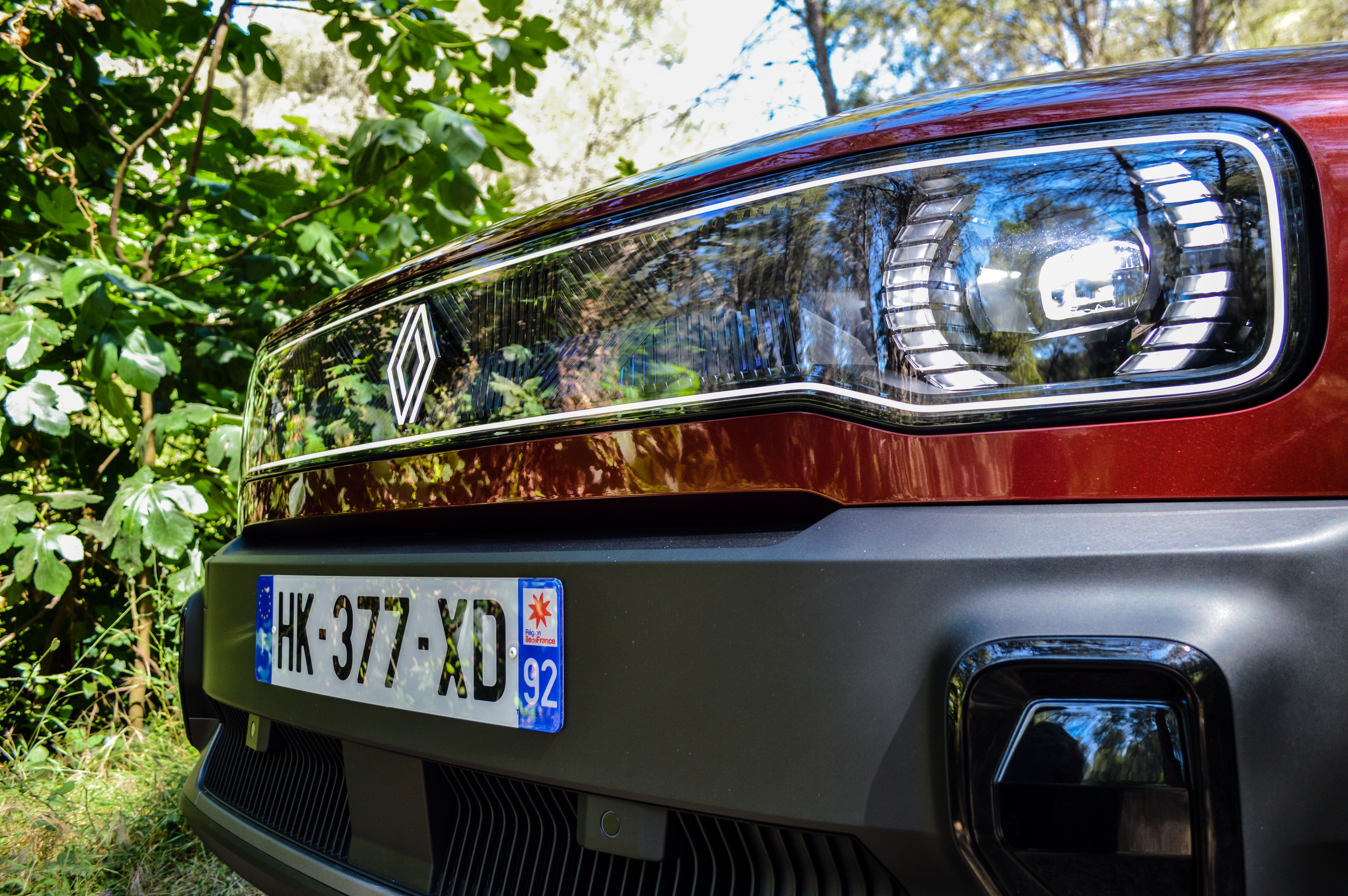 FOTO | Prim contact cu Renault 4 E-Tech Plein Sud: Mașina creată pentru vară - Poza 4