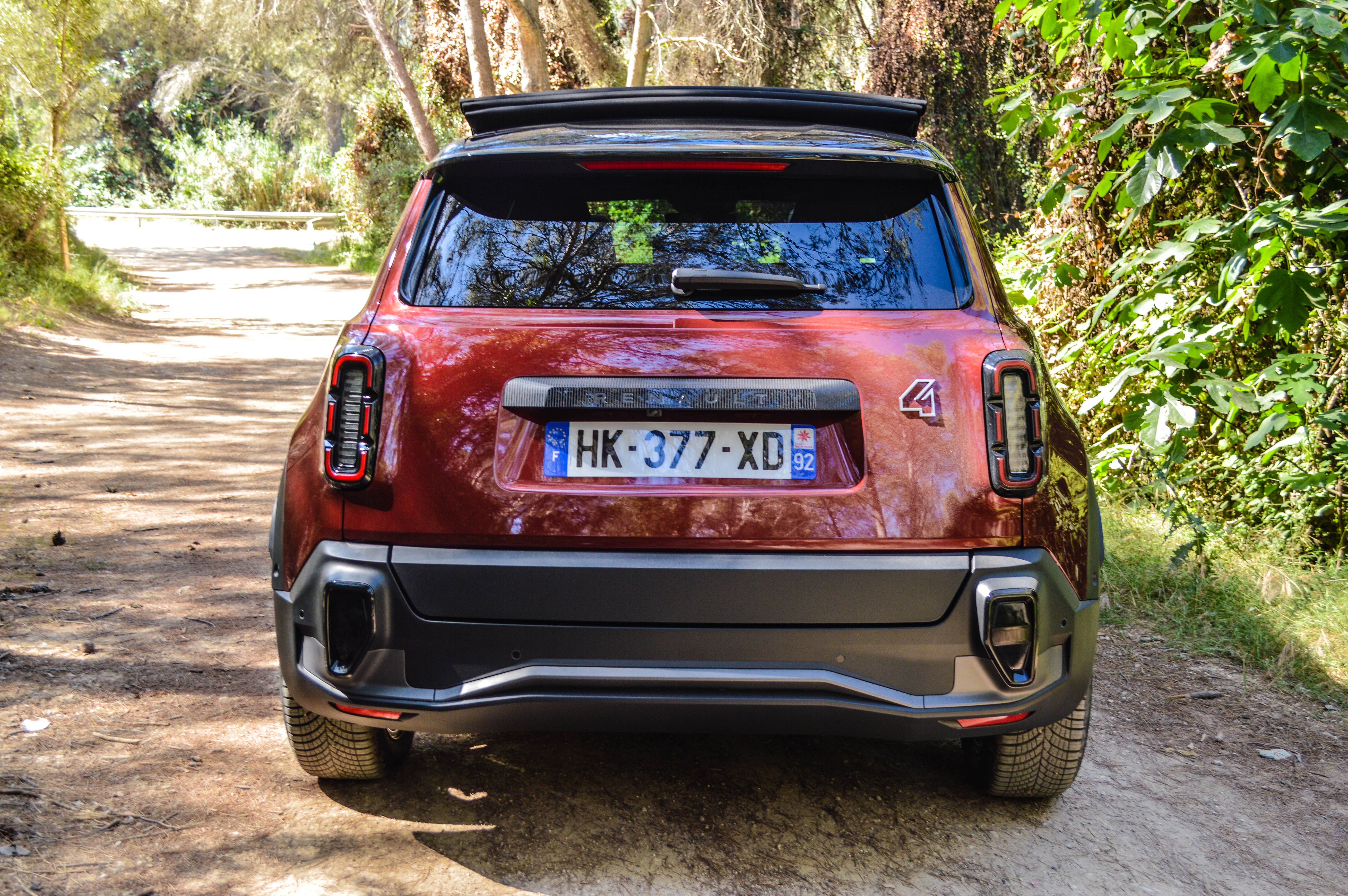 FOTO | Prim contact cu Renault 4 E-Tech Plein Sud: Mașina creată pentru vară - Poza 8