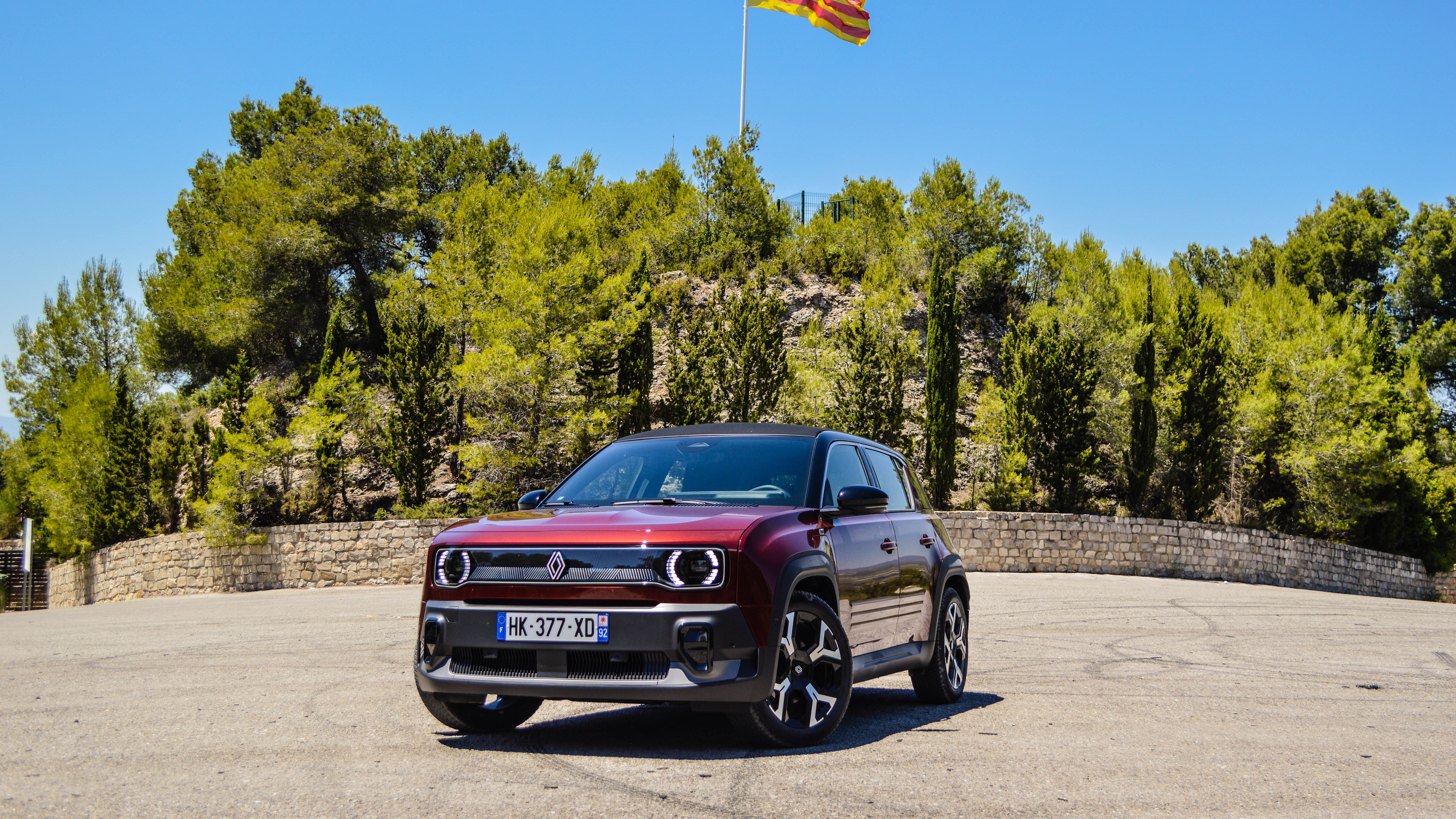 FOTO | Prim contact cu Renault 4 E-Tech Plein Sud: Mașina creată pentru vară
