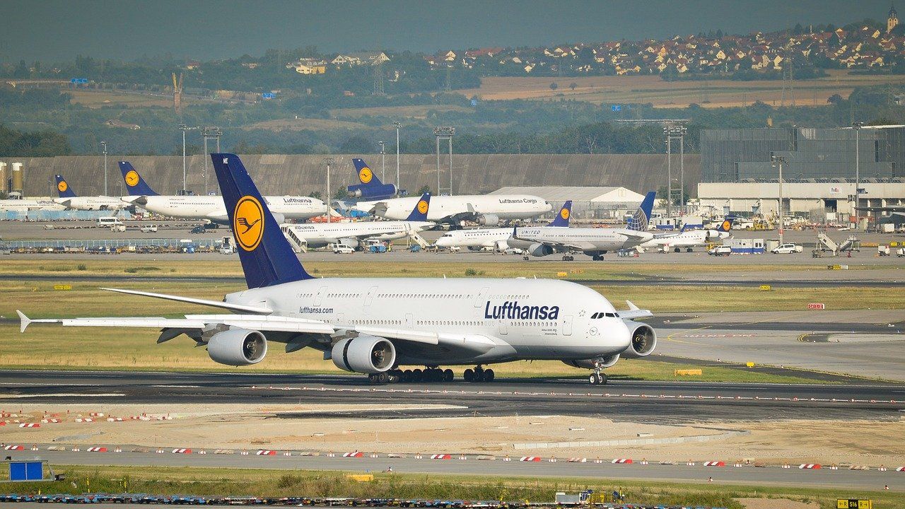 Avioane Lufthansa, blocate pe un aeroport din Olanda timp de patru luni