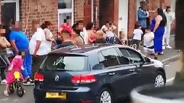 Clanurile de romi au pus stăpânire pe un oraş important din Anglia
