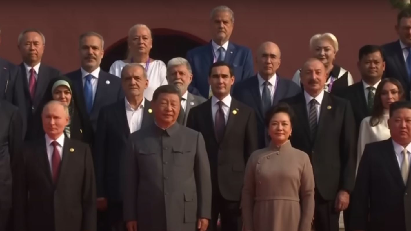 VIDEO | Năstase și Dăncilă, la poze cu Putin și Kim Jong Un în China. Reacție vehementă a ministrului de Externe