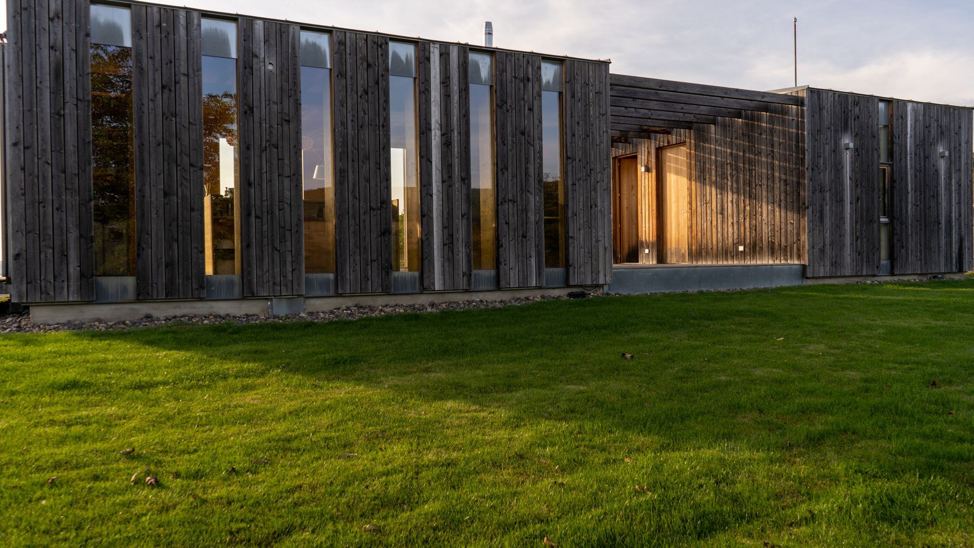 Cu ce vinuri nu dăm greș la masa de sărbători? Interviu cu CEO-ul Cramei Liliac