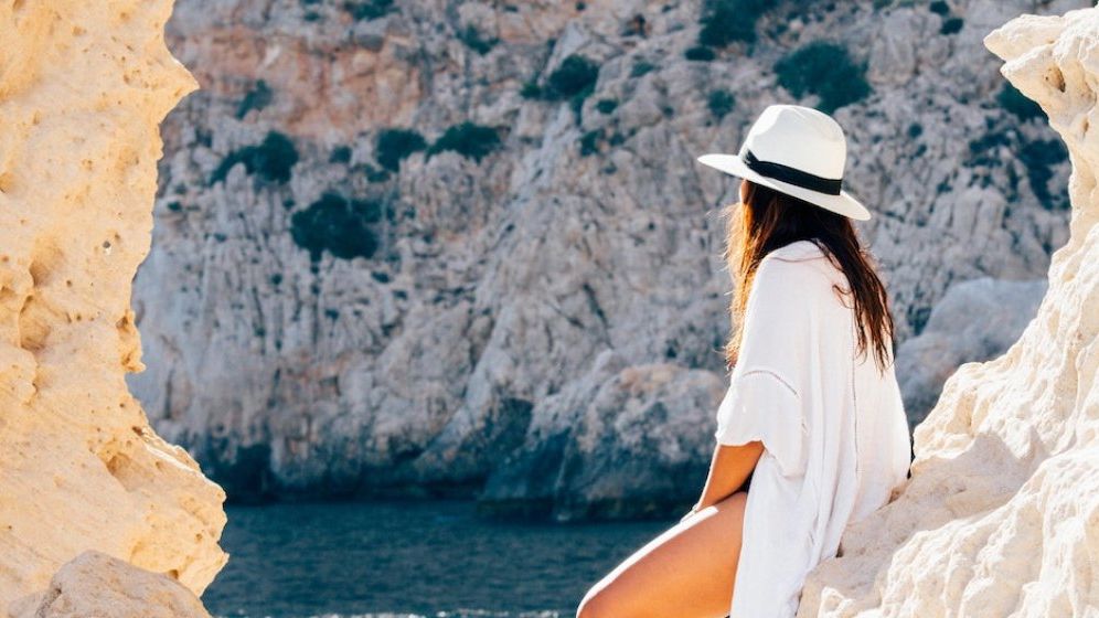 Boomerii se bucură mai bine de vacanță, în timp ce Generația Z este stresată și citește emailurile de serviciu