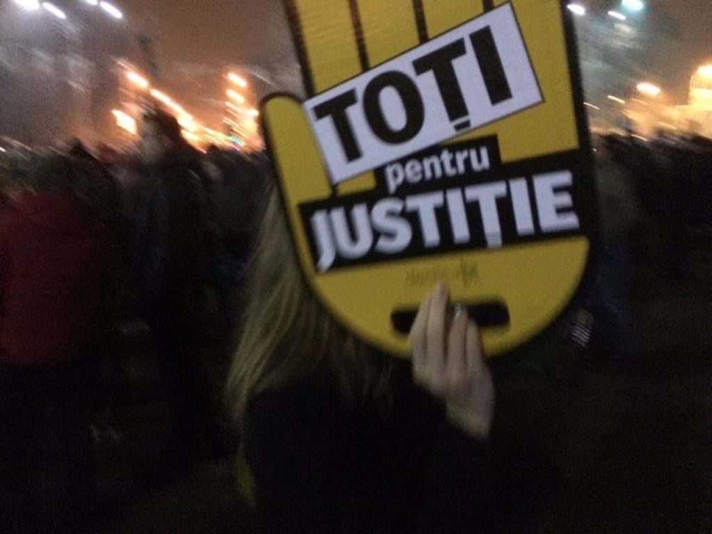Proteste la Piata Victoriei - Imagine 3