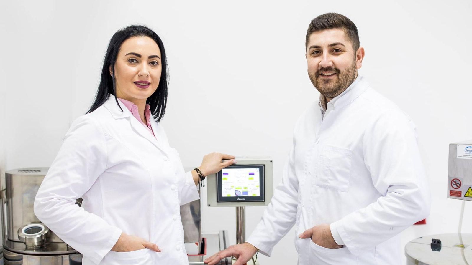 Povestea a doi farmaciști din Craiova care au lansat un brand românesc de cosmetice vegetale în plină pandemie