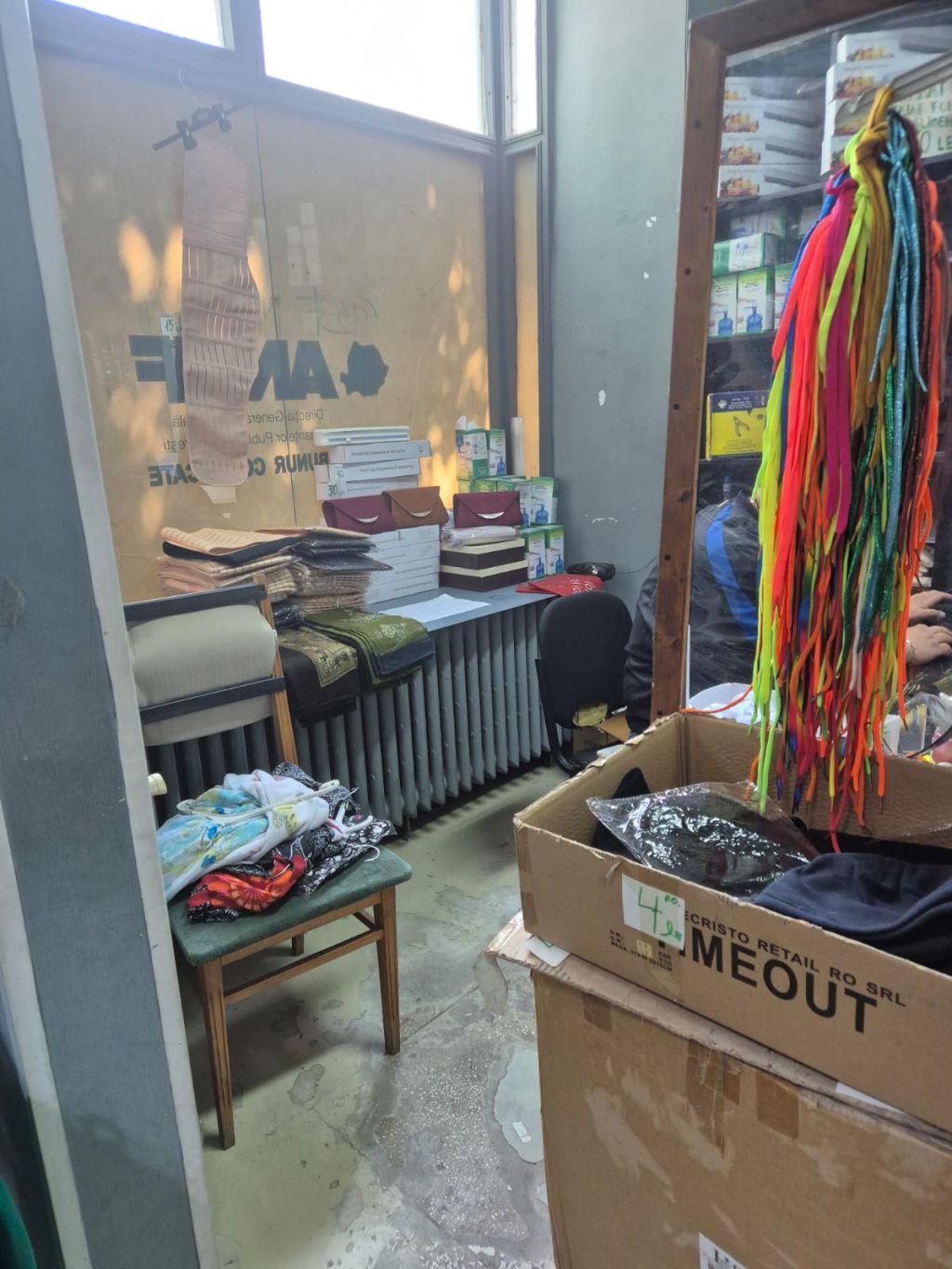 FOTO | În excursie la magazinul ANAF din București: Cum arată și cât costă marfa. Fiscul nu ac - Imagine 4