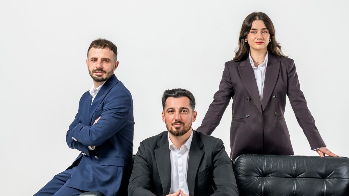 3 aplicații românești care îi ajută pe antreprenori să economisească timp și să evite amenzi