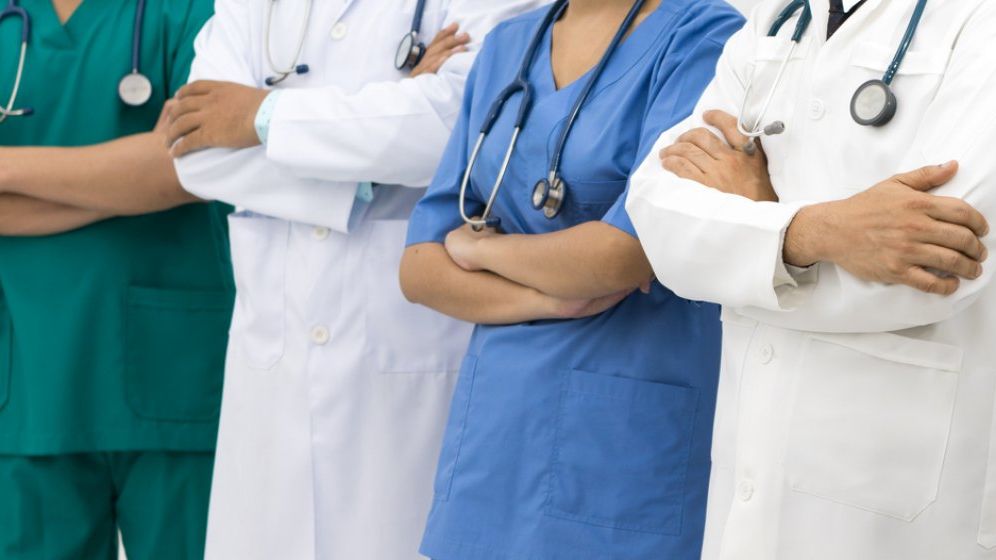 Albania trimite 30 de medici şi infirmiere în Italia