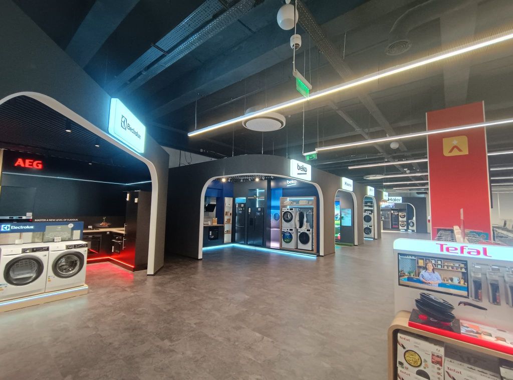 Altex deschide un nou magazin: "Este cel mai mare magazin de tehnologie din România" - Imagine 3