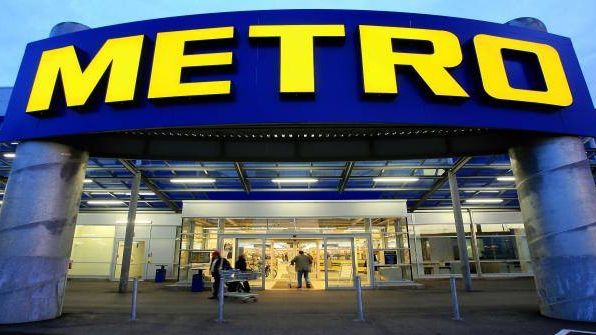 Metro a vandut lantul de hipermarketuri Real pentru un miliard de euro