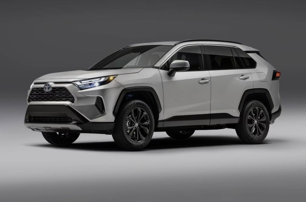 Toyota RAV4 - Locul 3 - Mașini pe benzină plug-in hybrid