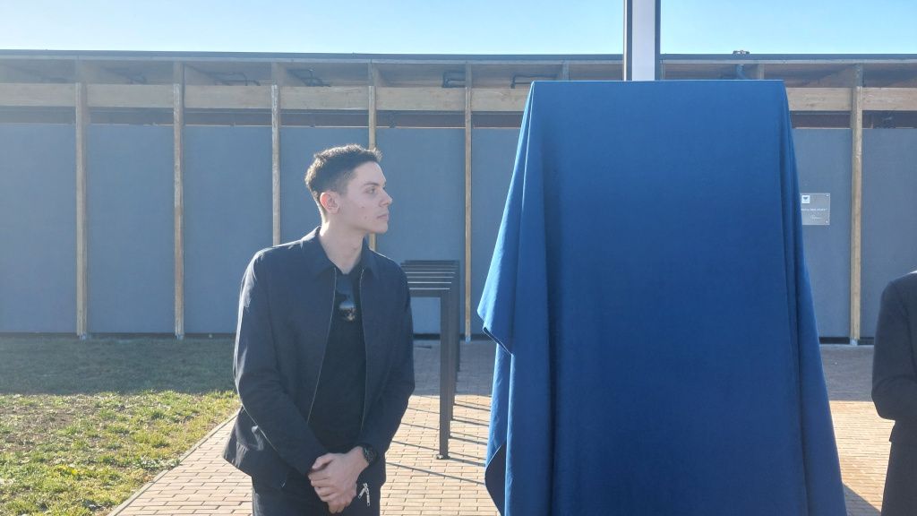 GALERIE FOTO | Cum arată "žacasă" la David Popovici, în complexul unde au numit o piscină dup - Imagine 49